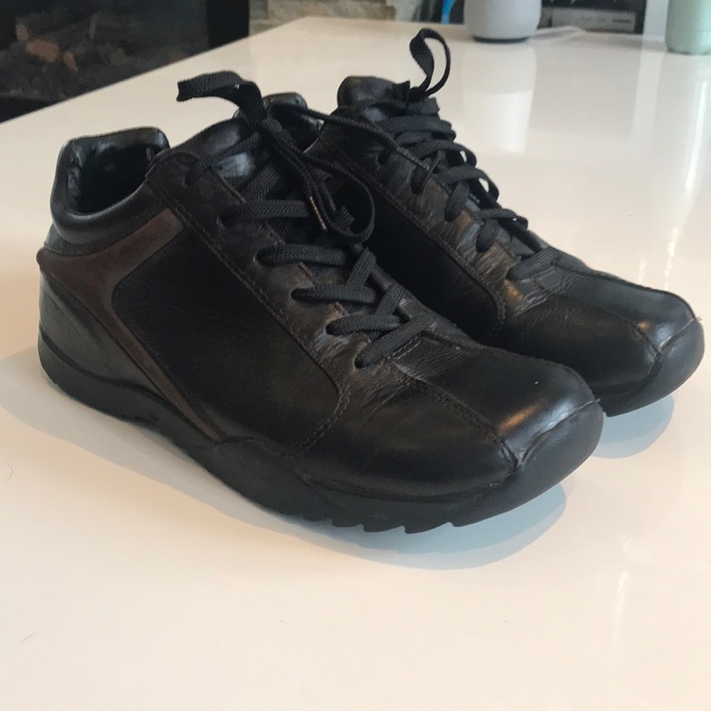 Casual Shoes by Pegabo